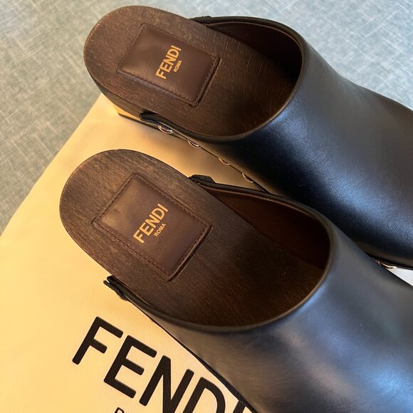 Gorgeous Fendi Black Leather Clog with Gold Studs & Hell - Picture 4 of 5
